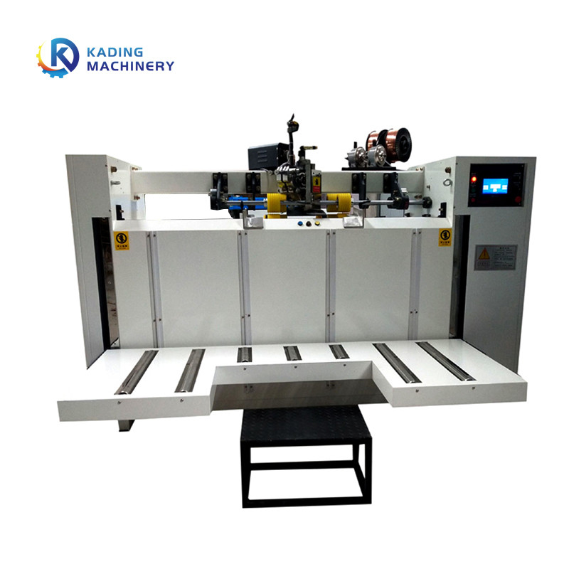 دستگاه دوخت جعبه راه راه تک تکه با کنترل کامپیوتری تغذیه دستی PLC